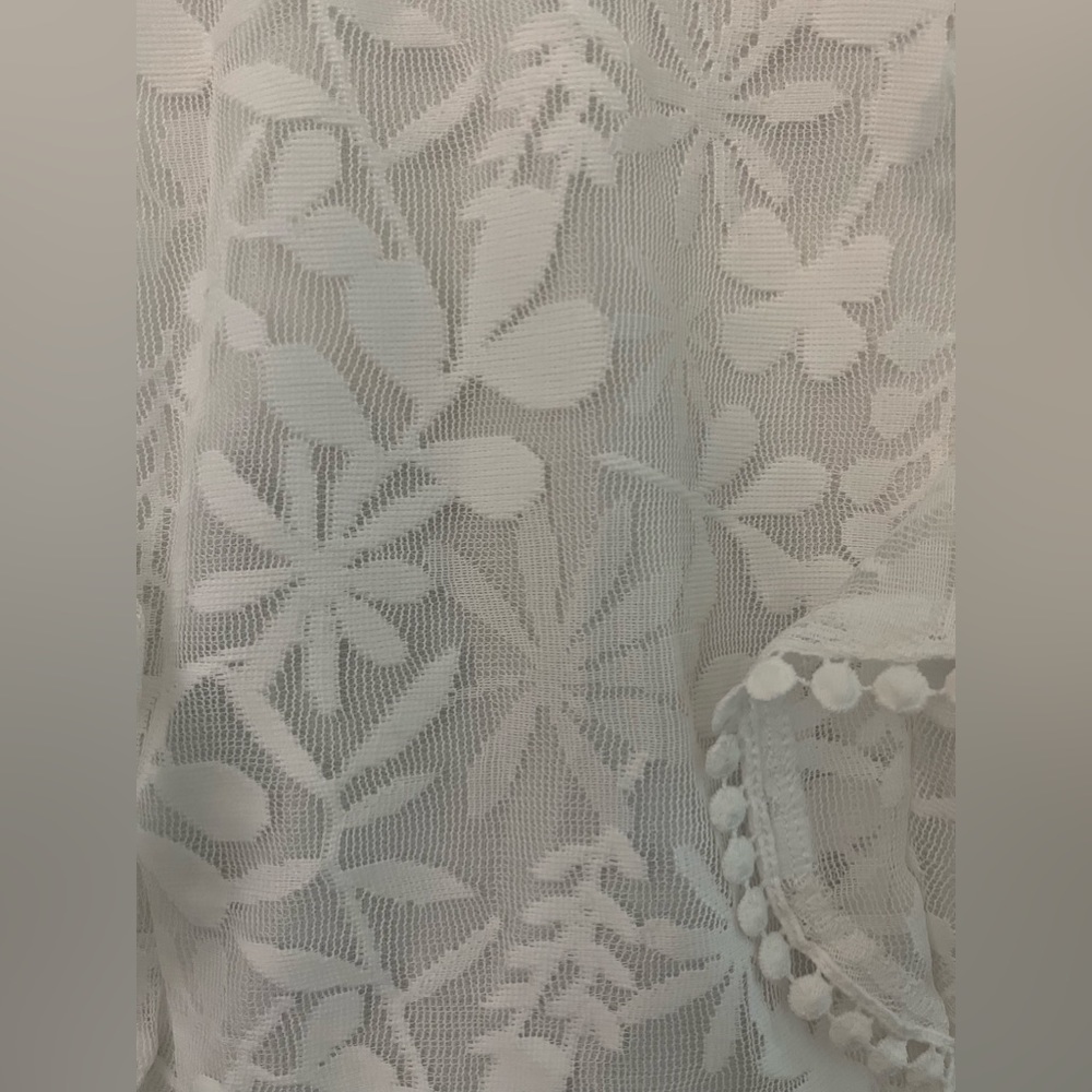 WHITE RUFFLE DRESS SIZE SMALL - Picture 3 of 3